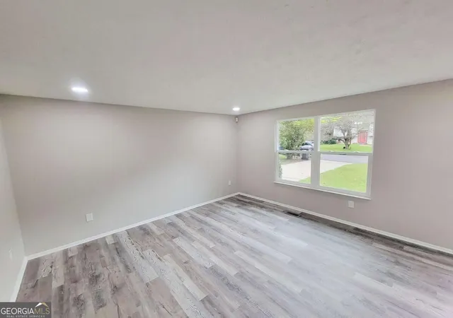 Photo 4 of Single family home for sale at 726 Lawndale Ct, Norcross, GA 30093 | MLS# 10852811 | Listing updated on 2026-10-08