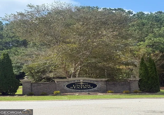 Photo 2 of Single family home for sale at 211 Oakdale Way, Temple, GA 30179 | MLS# 10853722 | Listing updated on 2026-09-26