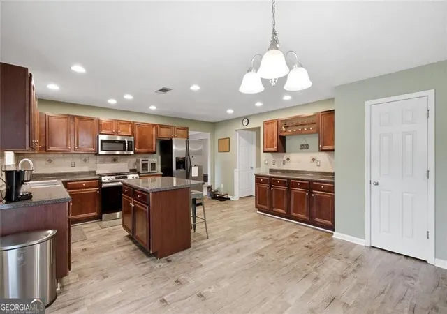 Photo 3 of Single family home for sale at 5503 Mudlark Cir, Powder Springs, GA 30127 | MLS# 10821356 | Listing updated on 2026-10-07
