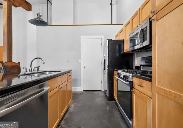 Listing Photo 3 - Condo for sale in building located at 350 Peters St Sw, Atlanta, GA 30313 - Unit #3