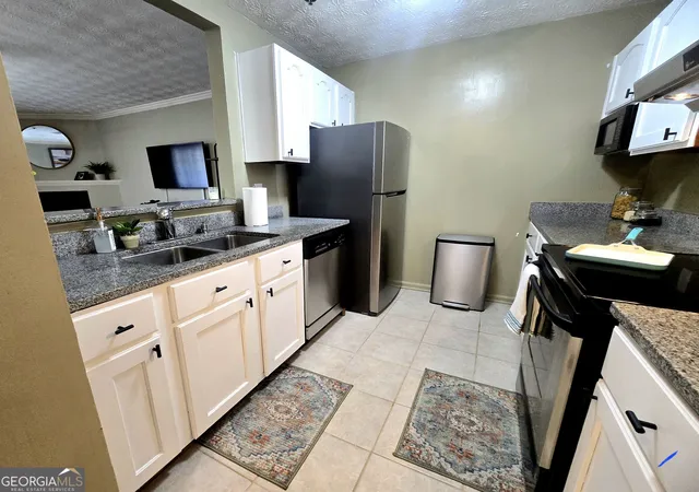 Listing Photo 4 - Condo for sale in building located at 970 Ne Sidney Marcus Blvd, Atlanta, GA 30324