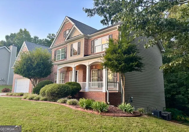 Photo 3 of Single family home for sale at 4804 Austin Hills Dr, Suwanee, GA 30024 | MLS# 10847136 | Listing updated on 2026-09-30