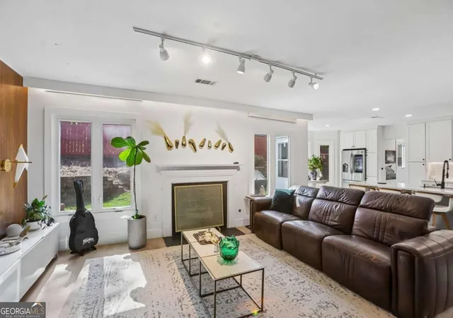 Photo 4 of Single family home for sale at 2541 Gabriel Way NW, Kennesaw, GA 30152 | MLS# 10852568 | Listing updated on 2026-09-24