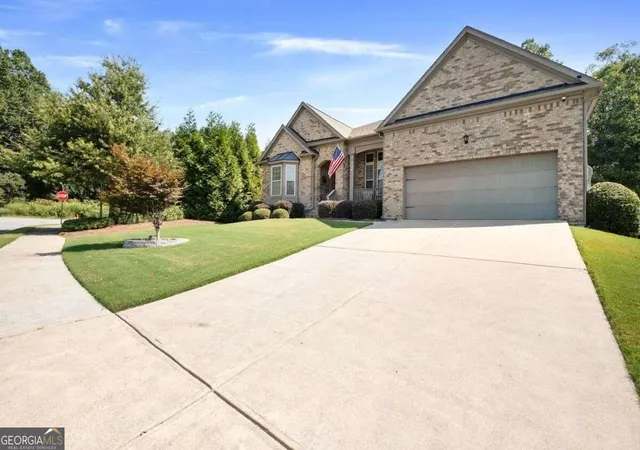 Photo 3 of Single family home for sale at 6595 Bransford Dr, Cumming, GA 30040 | MLS# 10840141 | Listing updated on 2026-09-18