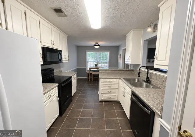 Photo 3 of Single family home for sale at 587 Saddle Ridge Dr, Bethlehem, GA 30620 | MLS# 10849527 | Listing updated on 2026-10-03