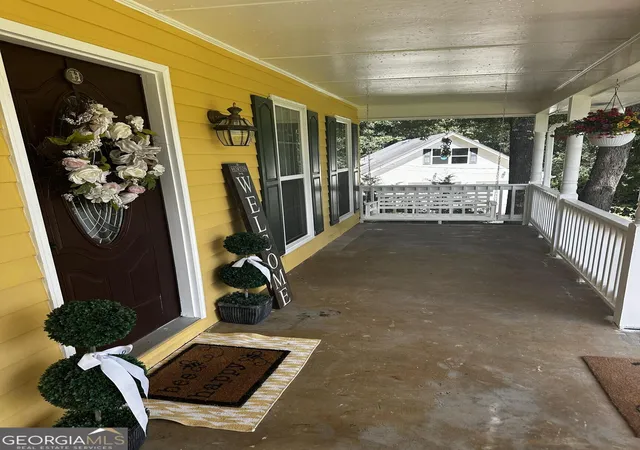 Photo 3 of Single family home for sale at 692 Crawford Cir, Toccoa, GA 30577 | MLS# 10842470 | Listing updated on 2026-09-23