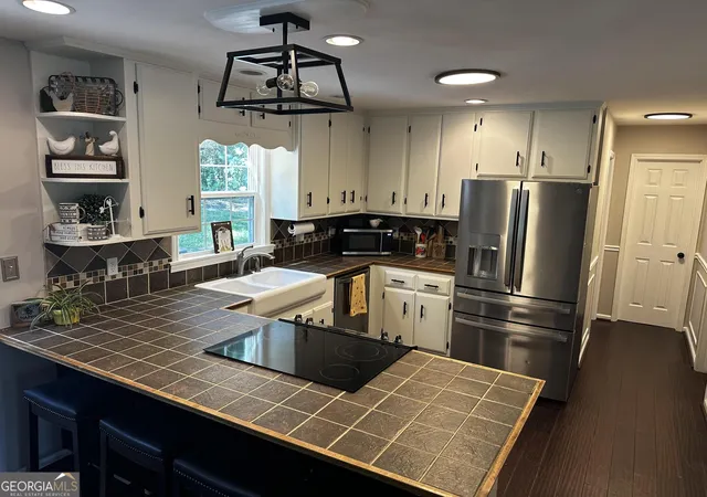 Photo 4 of Single family home for sale at 692 Crawford Cir, Toccoa, GA 30577 | MLS# 10842470 | Listing updated on 2026-09-23
