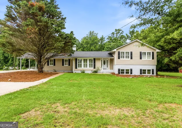 Single family home for sale at 76 Willis Rd, Molena, GA 30258 | MLS# 10838727
