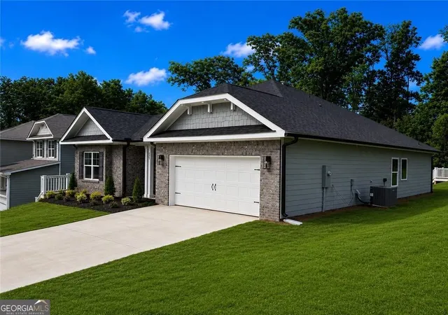 Photo 2 of Single family home for sale at 277 Thunder Vly, Dawsonville, GA 30534 | MLS# 10759247 | Listing updated on 2026-09-13
