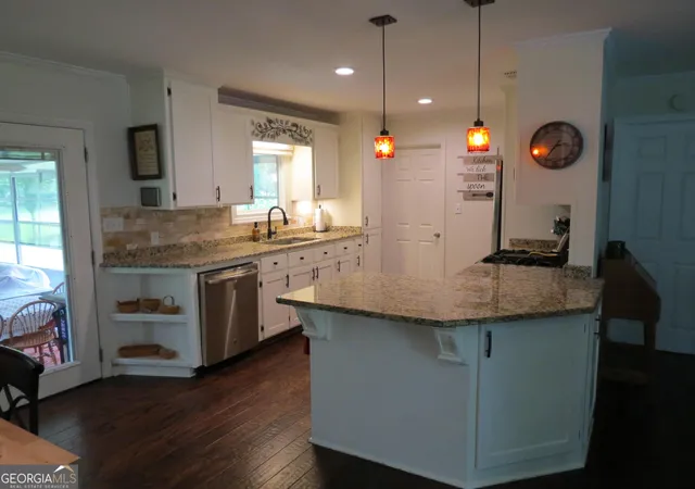 Photo 3 of Single family home for sale at 1017 Wadsworth Dr, Albany, GA 31721 | MLS# 10839776 | Listing updated on 2026-09-08