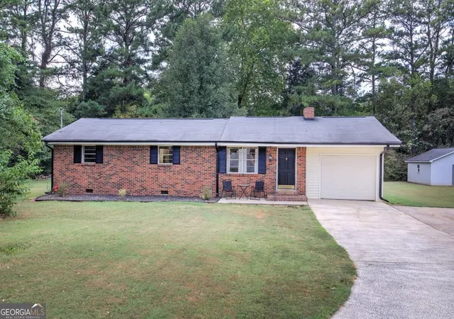 Photo 1 of Sale Pending at 24 Spring St, Cartersville, GA 30120 | MLS# 10845696 | Listing updated on 2026-09-28