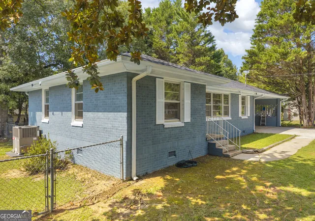 Photo 3 of Single family home for sale at 312 Hilltop Ln, Toccoa, GA 30577 | MLS# 10850818 | Listing updated on 2026-10-06