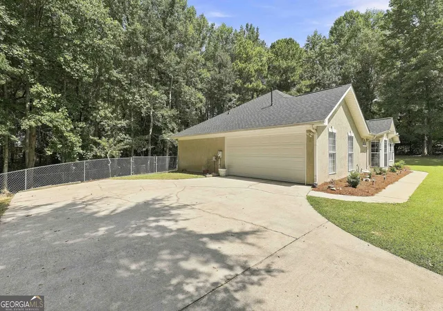 Photo 3 of Sale Pending at 75 Kripple Kreek Dr, Sharpsburg, GA 30277 | MLS# 10842615 | Listing updated on 2026-09-17