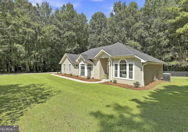 Photo 3 of Sale Pending at 75 Kripple Kreek Dr, Sharpsburg, GA 30277 | MLS# 10842615 | Listing updated on 2026-09-17