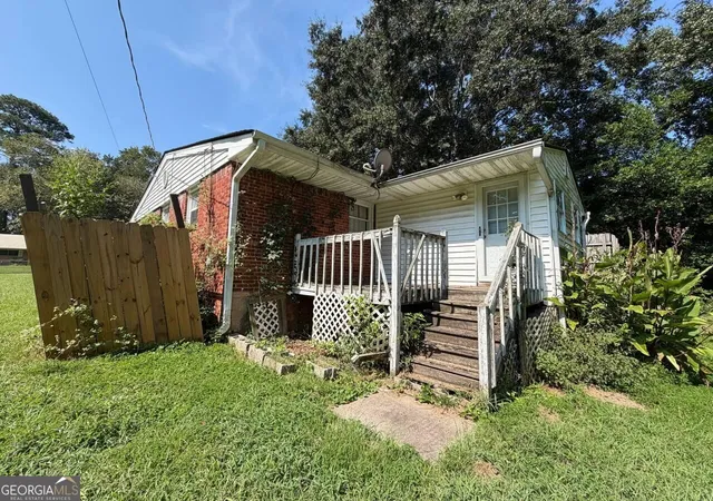 Photo 3 of Sale Pending at 7344 Howard Cir, Jonesboro, GA 30236 | MLS# 10838967 | Listing updated on 2026-10-17