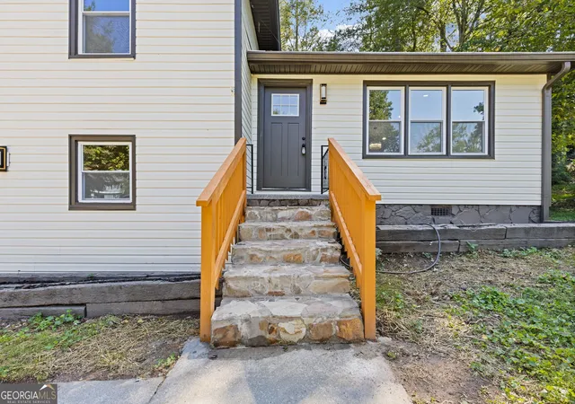 Photo 2 of Single family home for sale at 5 Hidden Valley Dr, Lawrenceville, GA 30044 | MLS# 10850893 | Listing updated on 2026-10-05