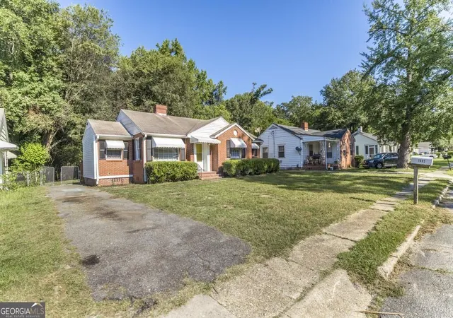 Photo 2 of Single family home for sale at 1095 Mimosa Dr, Macon, GA 31204 | MLS# 10839120 | Listing updated on 2026-09-17