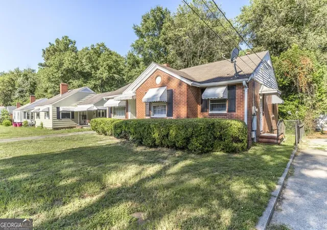 Photo 3 of Single family home for sale at 1095 Mimosa Dr, Macon, GA 31204 | MLS# 10839120 | Listing updated on 2026-09-17