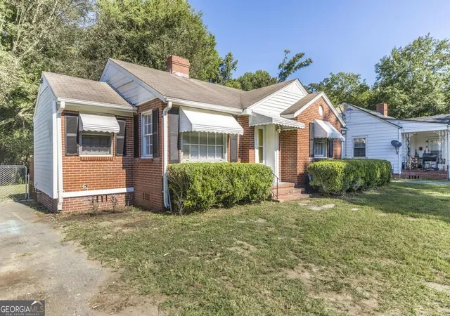 Photo 4 of Single family home for sale at 1095 Mimosa Dr, Macon, GA 31204 | MLS# 10839120 | Listing updated on 2026-09-17