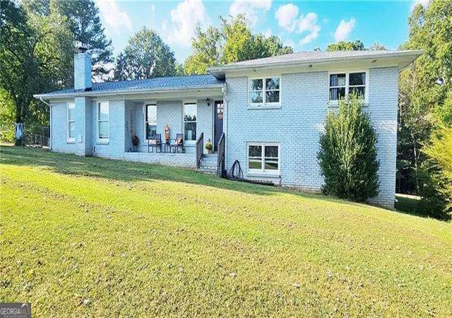 Photo 3 of Single family home for sale at 1215 Fairview Rd Nw, Calhoun, GA 30701 | MLS# 10851319 | Listing updated on 2026-10-07
