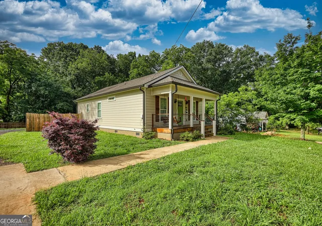 Photo 3 of Single family home for sale at 840 Pearl St, Madison, GA 30650 | MLS# 10842846 | Listing updated on 2026-09-23