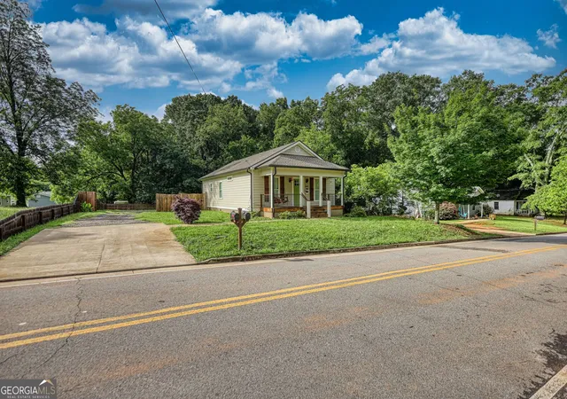 Photo 3 of Single family home for sale at 840 Pearl St, Madison, GA 30650 | MLS# 10842846 | Listing updated on 2026-09-23