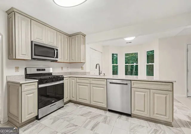 Photo 3 of Single family home for sale at 4496 Whitt Sta Run Nw, Acworth, GA 30101 | MLS# 10849815 | Listing updated on 2026-10-04