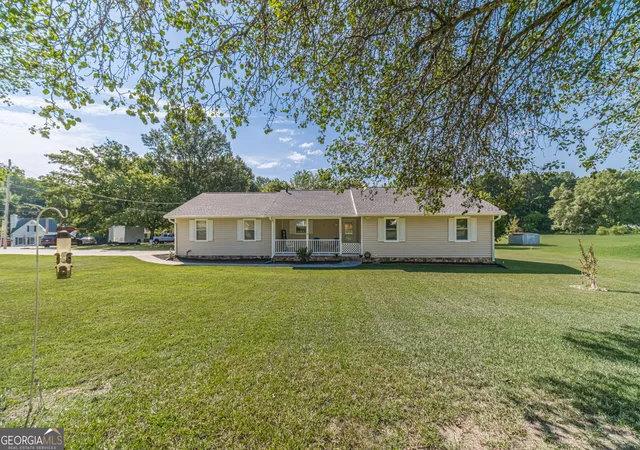 Photo 2 of Single family home for sale at 3520 Camelot Ct, Loganville, GA 30052 | MLS# 10833960 | Listing updated on 2026-09-10