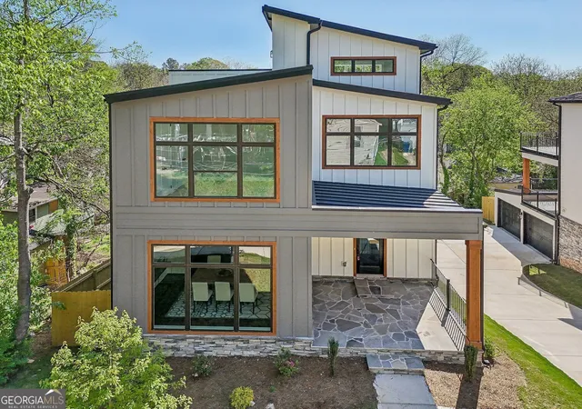 Single family home for sale at 1140 Hubbard St SW, Atlanta, GA 30310 | MLS# 10849049