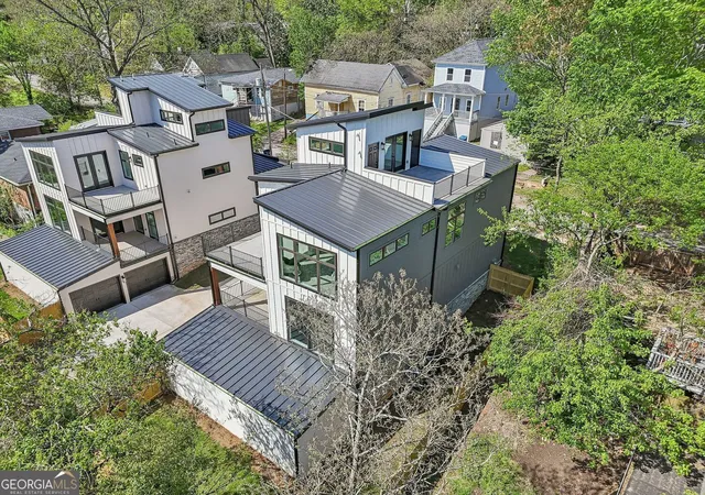 Photo 3 of Single family home for sale at 1140 Hubbard St Sw, Atlanta, GA 30310 | MLS# 10849049 | Listing updated on 2026-10-08