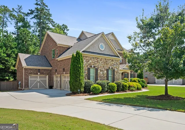 Photo 2 of Sale Pending at 2736 Glenkenchie Ct Nw, Acworth, GA 30101 | MLS# 10847466 | Listing updated on 2026-10-05