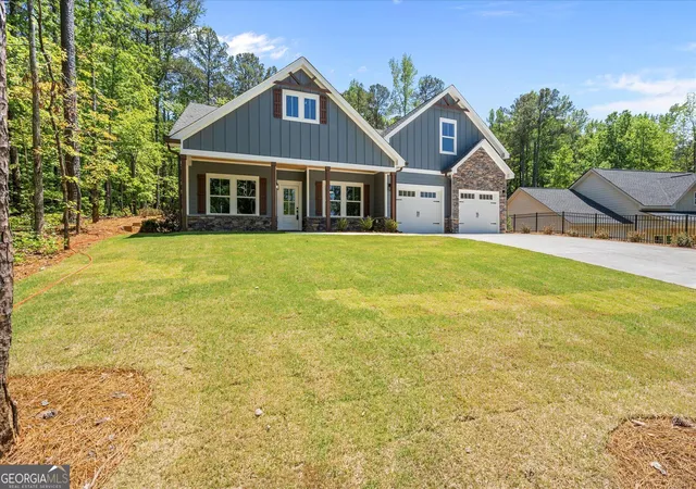 Photo 3 of Single family home for sale at 10041 Lakeview Pkwy, Villa Rica, GA 30180 | MLS# 10692598 | Listing updated on 2026-10-06