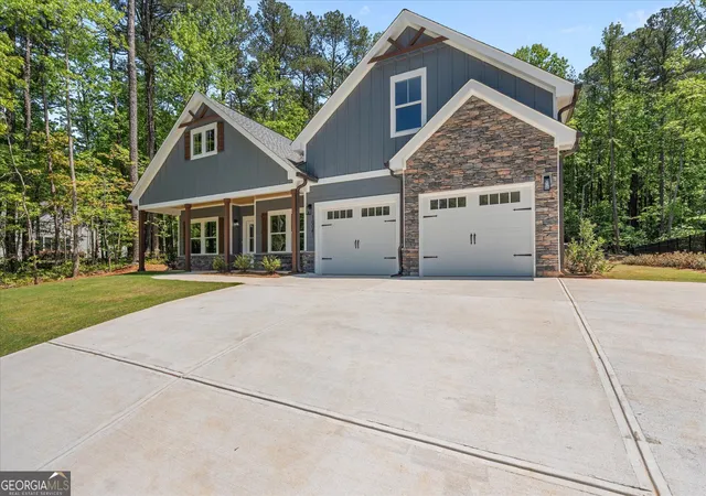 Photo 4 of Single family home for sale at 10041 Lakeview Pkwy, Villa Rica, GA 30180 | MLS# 10692598 | Listing updated on 2026-10-06