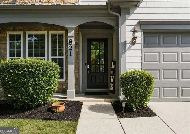 Photo 2 of Single family home for sale at 821 Poplar Ter, Canton, GA 30115 | MLS# 10838949 | Listing updated on 2026-09-17