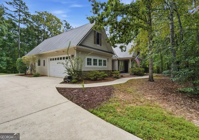Photo 3 of Single family home for sale at 186 Fern Park Dr, Dawsonville, GA 30534 | MLS# 10843178 | Listing updated on 2026-09-30