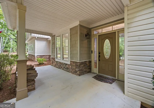 Photo 4 of Single family home for sale at 186 Fern Park Dr, Dawsonville, GA 30534 | MLS# 10843178 | Listing updated on 2026-09-30