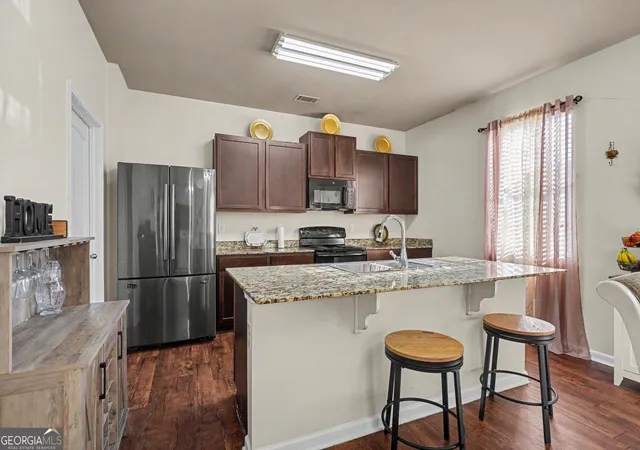 Photo 3 of Sale Pending at 1889 Sea Oats Dr, Hampton, GA 30228 | MLS# 10836997 | Listing updated on 2026-09-14