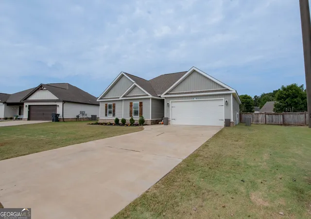 Photo 3 of Single family home for sale at 121 Locks Heath Ct, Perry, GA 31069 | MLS# 10851613 | Listing updated on 2026-10-06
