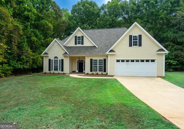 Single family home for sale at 103 River Bnd Ct, Lagrange, GA 30240 | MLS# 10843666