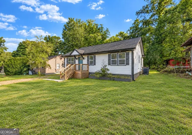 Photo 3 of Single family home for sale at 2484 Calvin Ave, East Point, GA 30344 | MLS# 10849940 | Listing updated on 2026-10-05