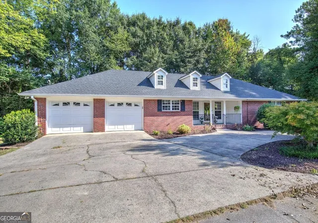 Photo 1 of Single family home for sale at 9 1/2 Greenbriar Ave, Cartersville, GA 30120 | MLS# 10841078 | Listing updated on 2026-09-20