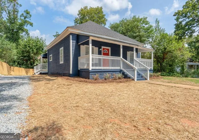 Photo 2 of Single family home for sale at 111 Elm St, Griffin, GA 30223 | MLS# 10842147 | Listing updated on 2026-09-08