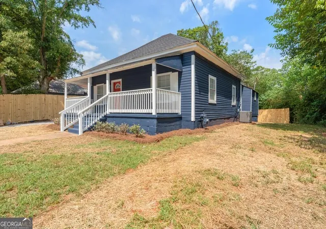 Photo 3 of Single family home for sale at 111 Elm St, Griffin, GA 30223 | MLS# 10842147 | Listing updated on 2026-09-08