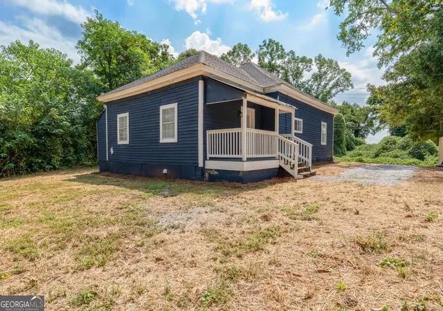 Photo 4 of Single family home for sale at 111 Elm St, Griffin, GA 30223 | MLS# 10842147 | Listing updated on 2026-09-08