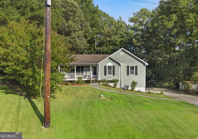 Photo 3 of Single family home for sale at 34 Bradford Dr Sw, Cartersville, GA 30120 | MLS# 10841460 | Listing updated on 2026-09-23