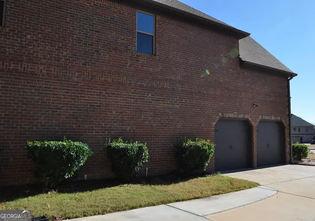 Photo 3 of Single family home for sale at 337 Snow Bird Dr, Hampton, GA 30228 | MLS# 10845816 | Listing updated on 2026-09-28