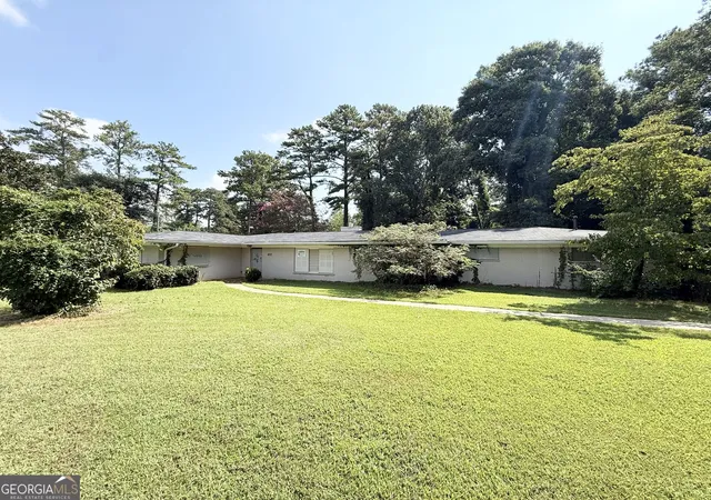 Photo 1 of Single family home for sale at 802 Kenilworth Cir, Stone Mountain, GA 30083 | MLS# 10849235 | Listing updated on 2026-10-03