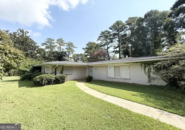 Photo 2 of Single family home for sale at 802 Kenilworth Cir, Stone Mountain, GA 30083 | MLS# 10849235 | Listing updated on 2026-10-03