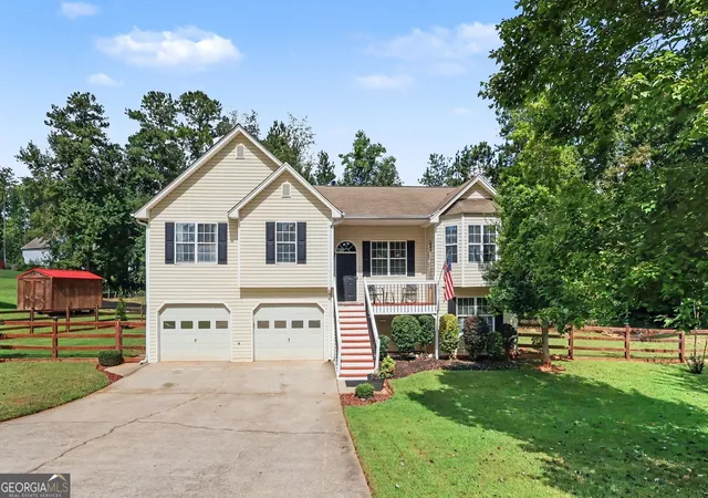 Single family home for sale at 41 Austin Brg Trl, Douglasville, GA 30134 | MLS# 10852172