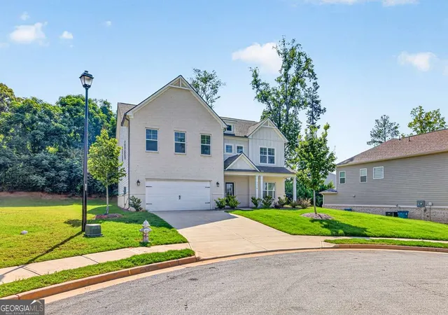 Photo 2 of Single family home for sale at 5270 Woodline View Cir, Hoschton, GA 30548 | MLS# 10843602 | Listing updated on 2026-09-10